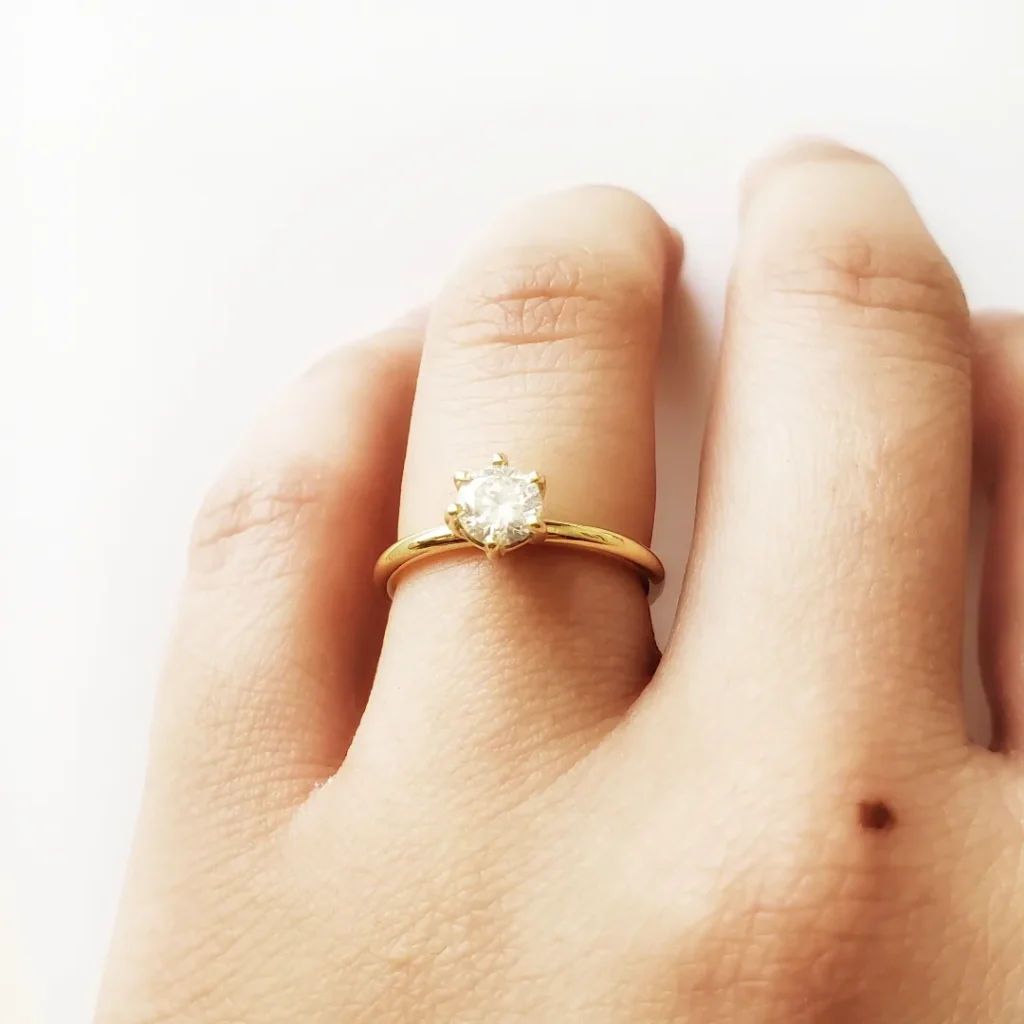 Guía Definitiva: ¿Cómo Elegir el Anillo de Compromiso Perfecto?